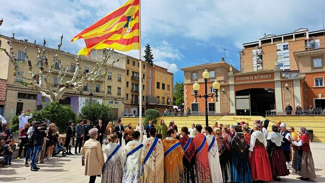 Barbastro celebra el Día de Aragón con una solemne Misa Cantada en la S.I Catedral y honrando a la bandera