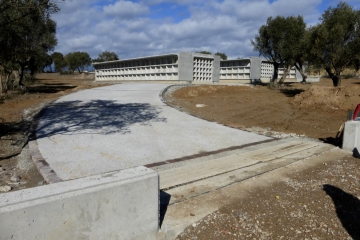 Construcción del cementerio municipal.