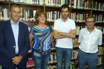 Díez y Giménez, ganadores de los Premios Literarios, con las autoridades.