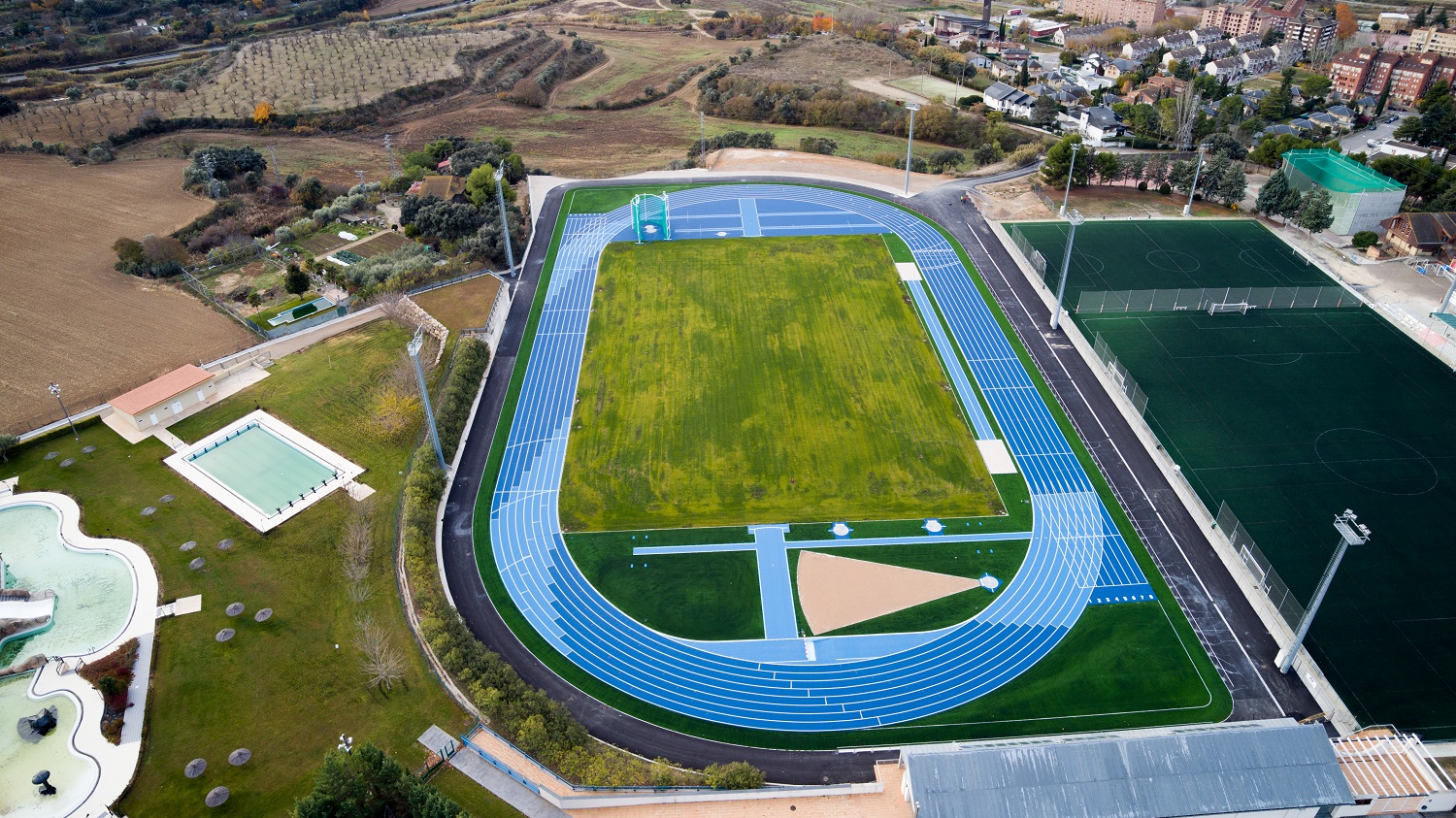 pistas de atletismo terminadas Ayuntamiento de Barbastro