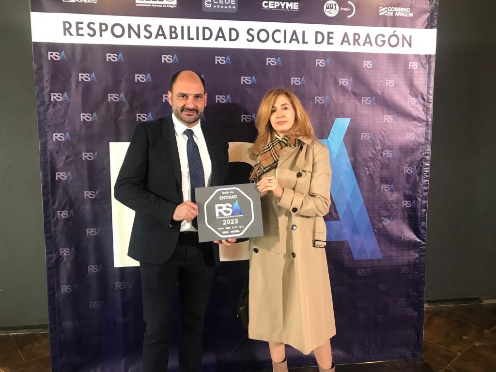 El Ayuntamiento de Barbastro recoge el sello de Responsabilidad Social de Aragón (RSA) que ha renovado para 2023