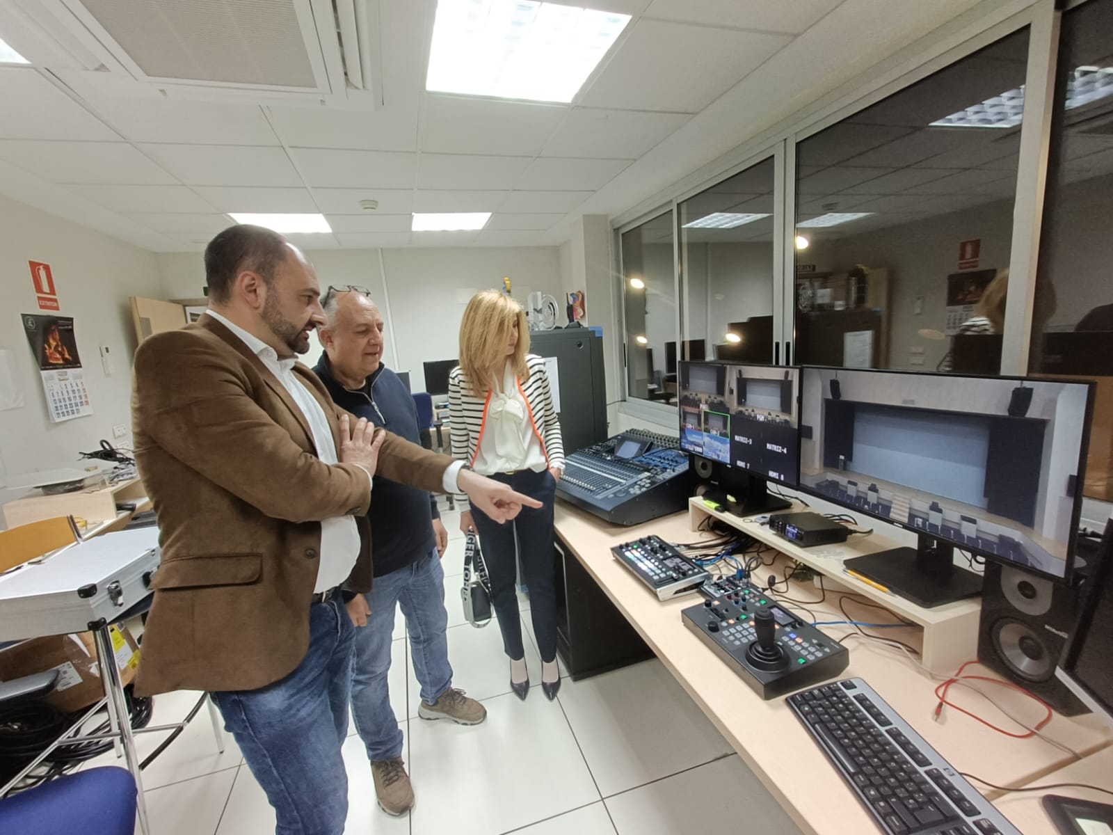 El Ayuntamiento de Barbastro renueva el equipamiento técnico audiovisual del Centro de Congresos