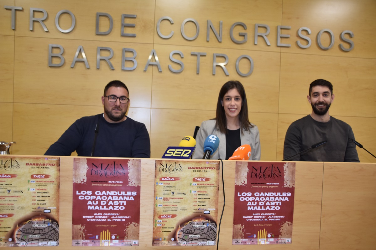 Adrin Serna Lorena Espirrez y Alfredo Bronchal en la rueda de prensa Ayuntamiento de Barbastro