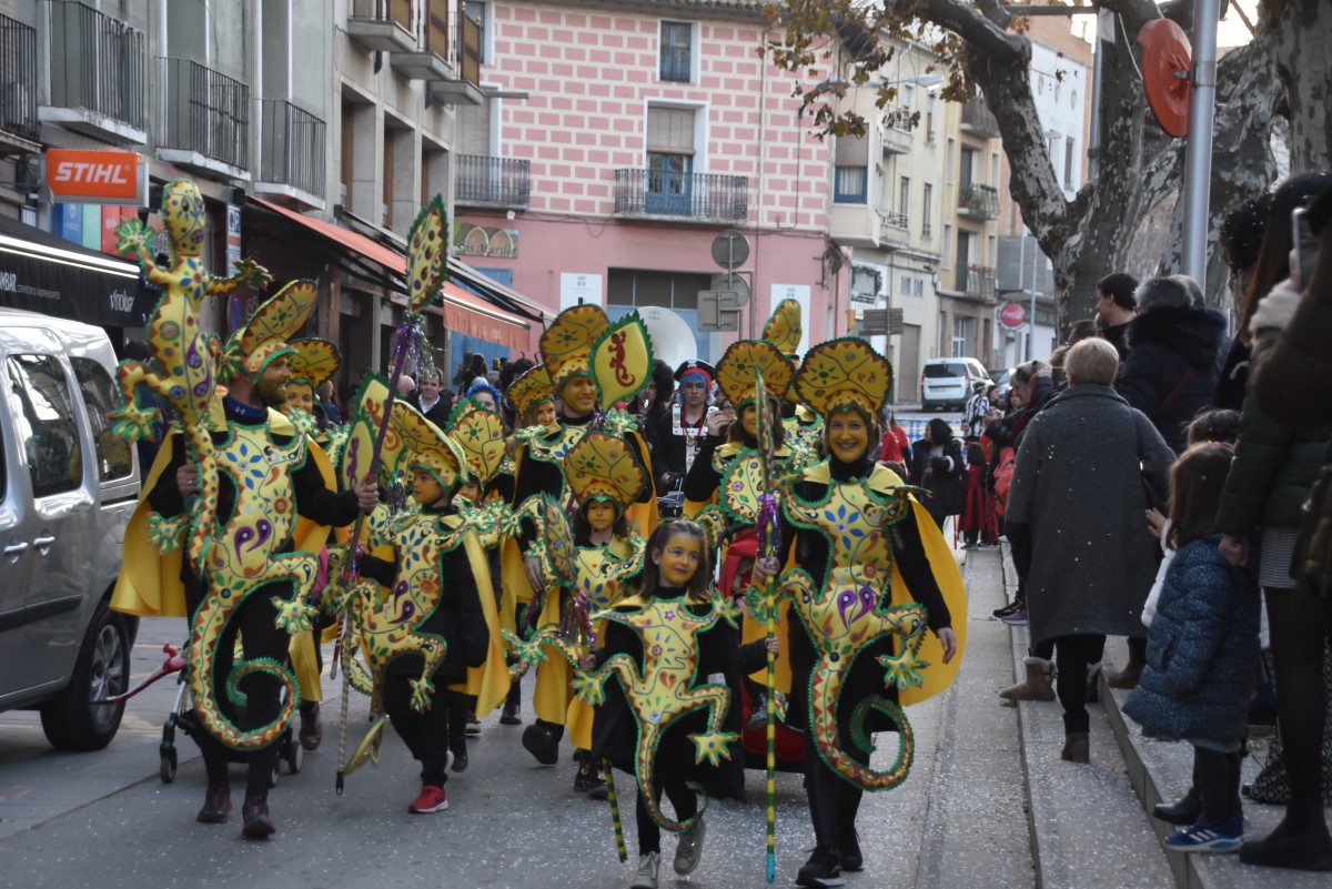 Los disfraces toman las calles de Barbastro en el Sábado de Carnaval