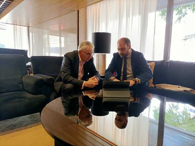 El Alcalde Fernando Torres presenta Barbastro al Presidente de la Cámara de Comercio Luso Española