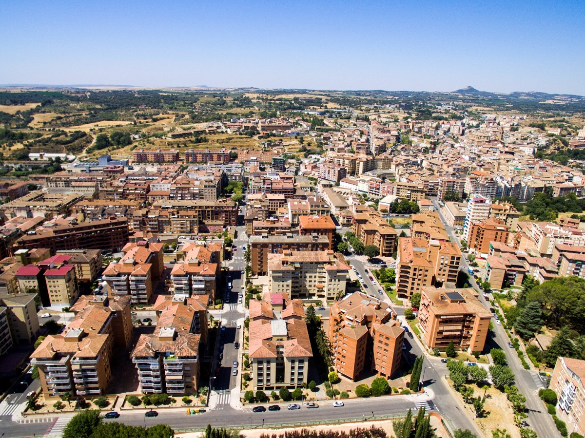 El Pleno de Barbastro debate aprueba el nuevo convenio que regulará la prestación del servicio de limpieza viaria de la ciudad por parte de la Comarca del Somontano 