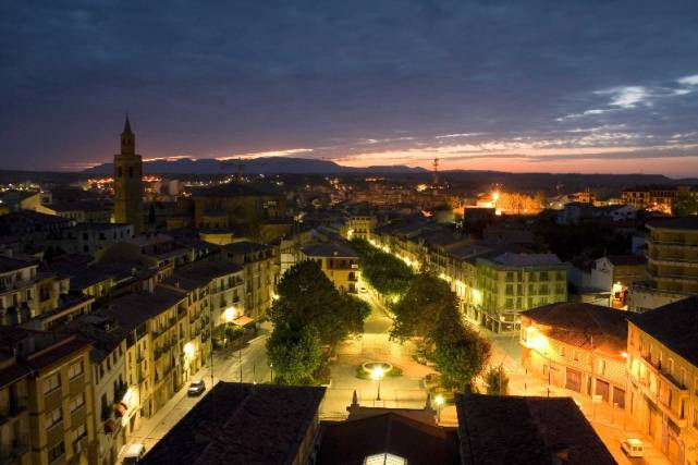 El Ayuntamiento de Barbastro adjudica el servicio de desbroce y limpieza de maleza para reforzar la seguridad y el mantenimiento de la ciudad