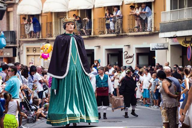 16 originales compiten para convertirse en cartel anunciador de las Fiestas de 2026